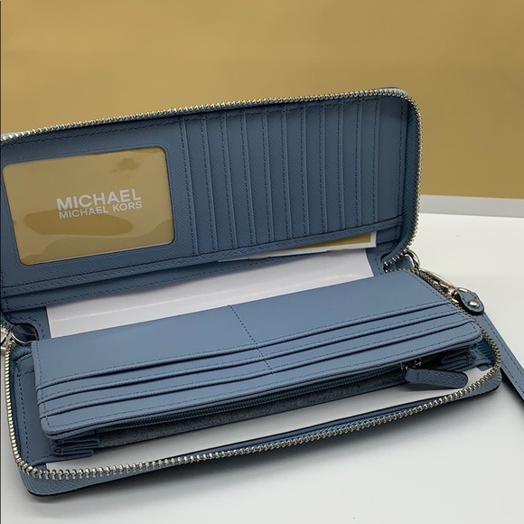 MICHAEL KORS JET SET TRAVEL LG TRVL CONTINENTAL - Picture 13 of 16